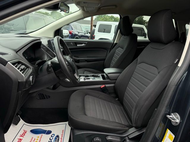 2022 Ford Edge SE photo 2