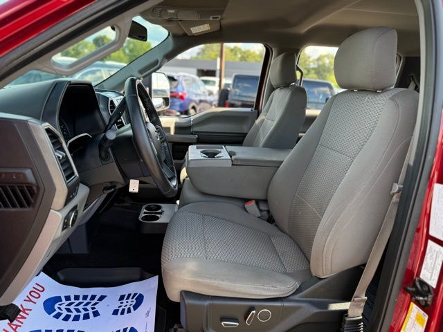 2017 Ford F-150 XLT photo 2