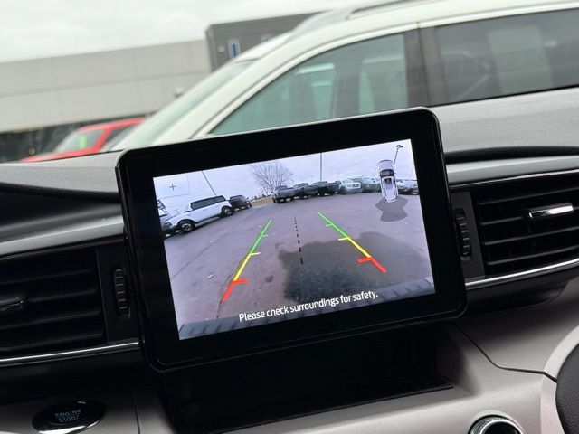 2023 Ford Explorer XLT photo 2