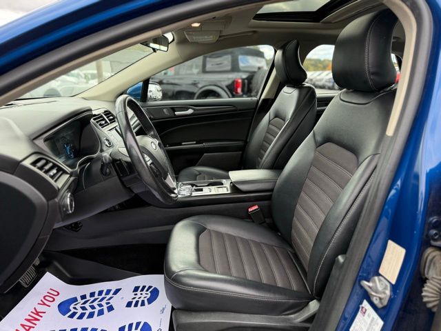 2018 Ford Fusion SE photo 2
