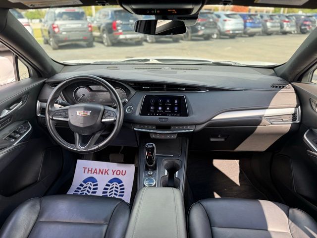 2023 Cadillac XT4 Premium Luxury photo 3