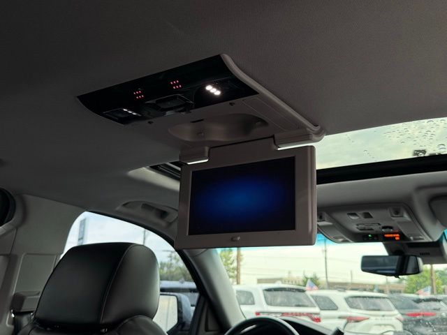 2020 Cadillac Escalade Premium Luxury photo 4