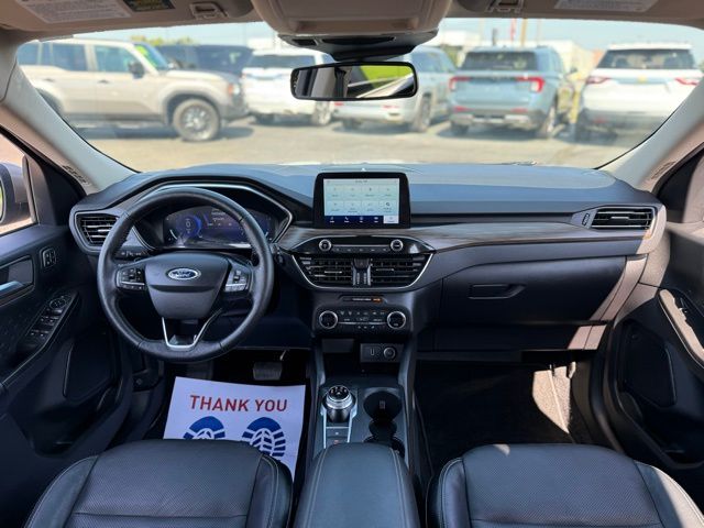 2020 Ford Escape Titanium photo 3