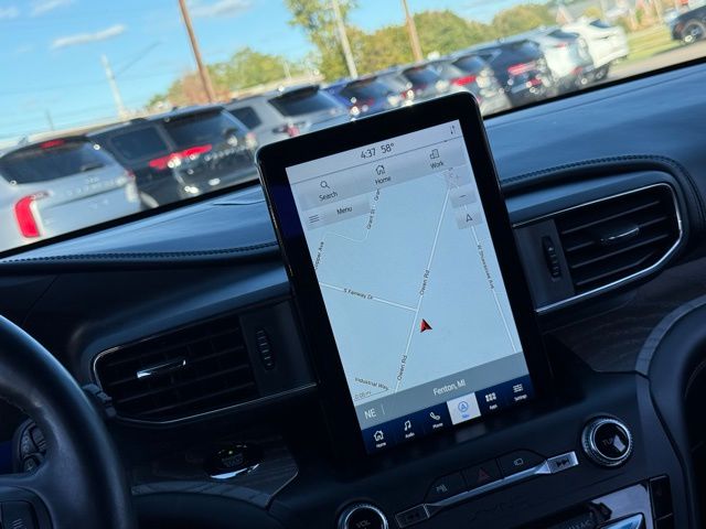 2020 Ford Explorer Platinum photo 4