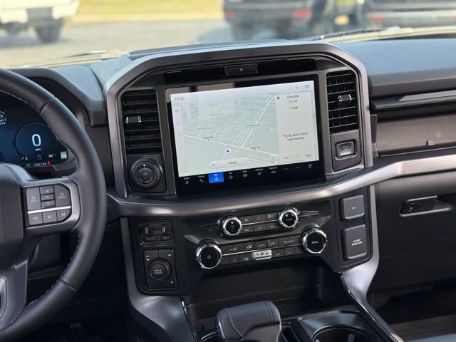 2025 Ford F-150 XLT - Photo 24