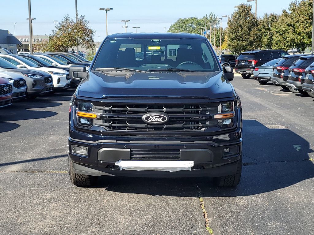 2025 Ford F-150 XLT photo 2