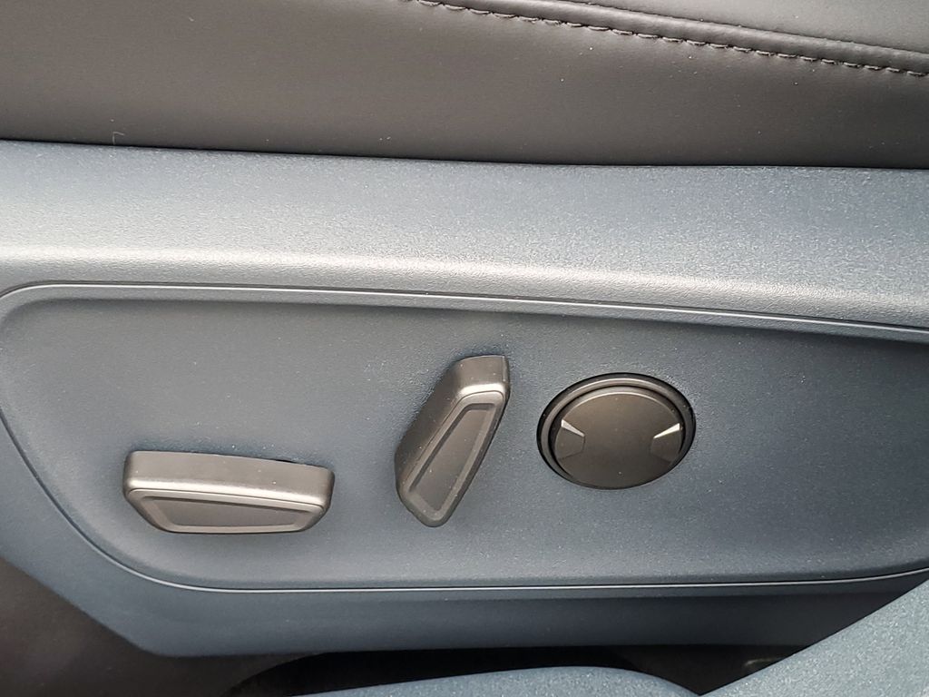 2025 Ford Maverick Lariat - Photo 8