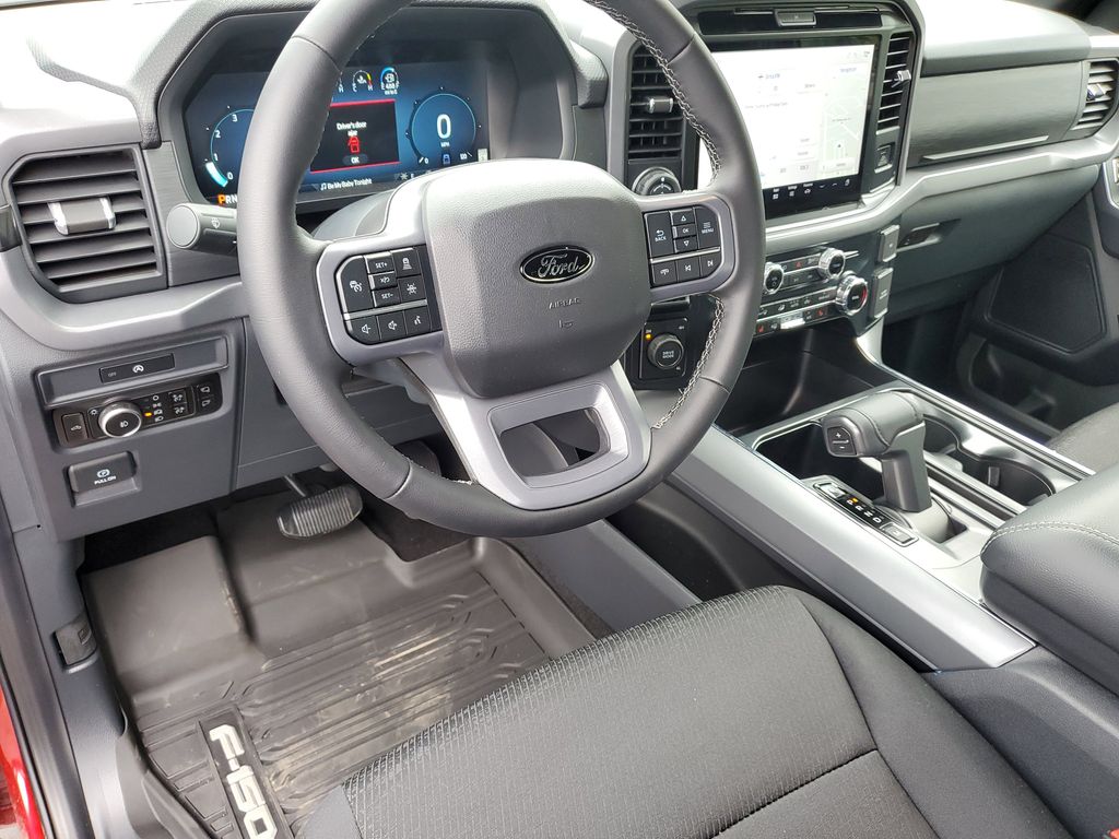 2025 Ford F-150 XLT - Photo 9