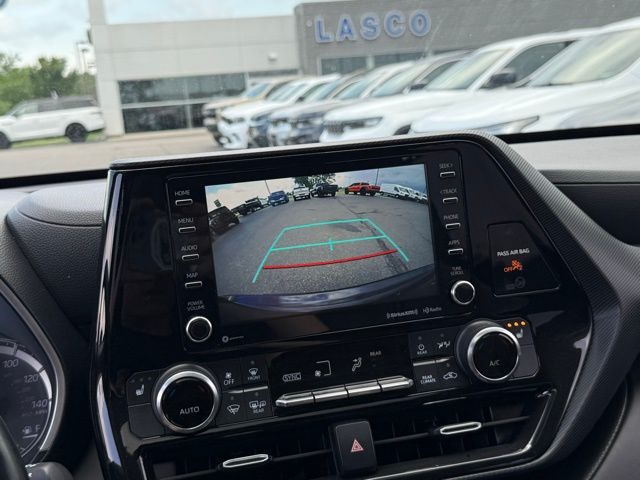 2022 Toyota Highlander XSE photo 3