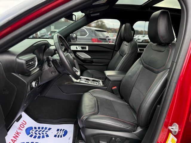 2023 Ford Explorer ST photo 2