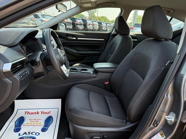 2022 Nissan Altima 2.5 SV photo 2