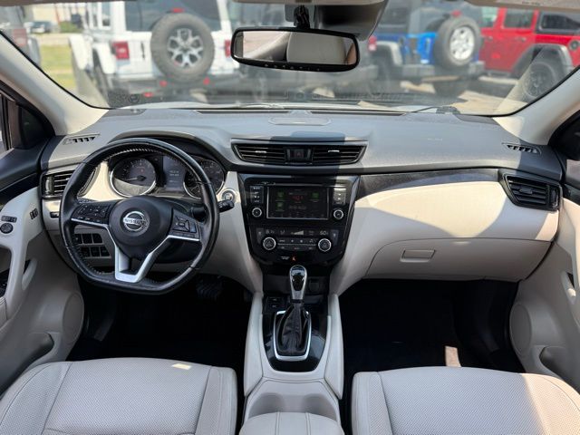 2022 Nissan Rogue Sport SL photo 2
