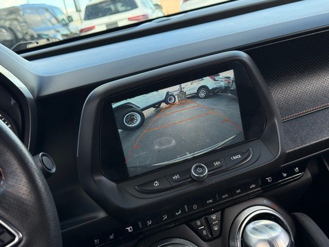 2017 Chevrolet Camaro 2LT photo 4