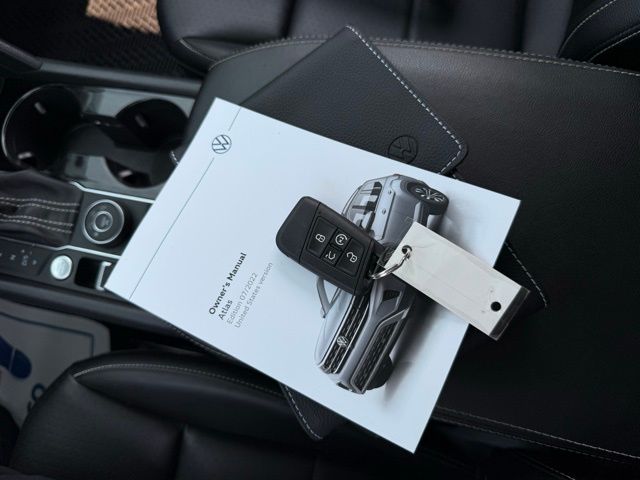 2023 Volkswagen Atlas SEL photo 4