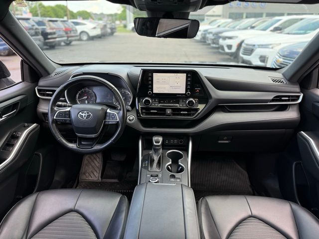 2022 Toyota Highlander XSE photo 2