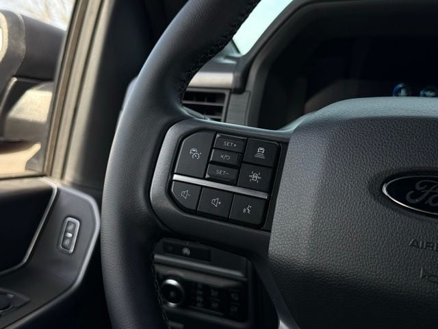 2025 Ford F-150 XLT - Photo 11