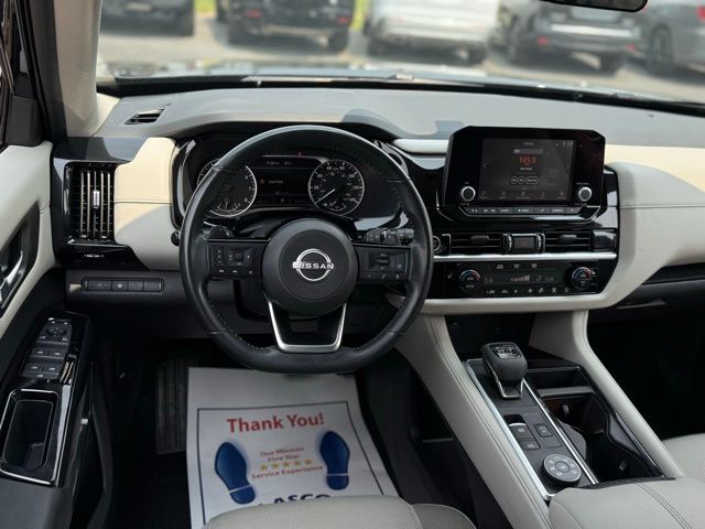 2022 Nissan Pathfinder SV photo 4