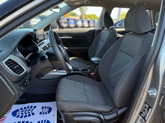 2023 Kia Seltos LX photo 2