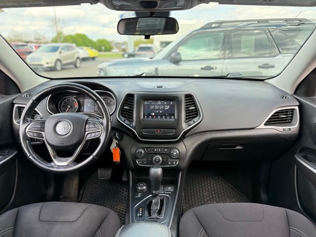 Used 2020 Jeep Cherokee Latitude with VIN 1C4PJMCB2LD633404 for sale in Fenton, MI