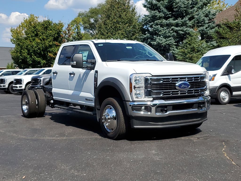 2026 Ford F-450 photo 2
