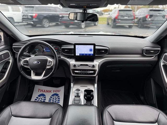 2022 Ford Explorer XLT photo 3