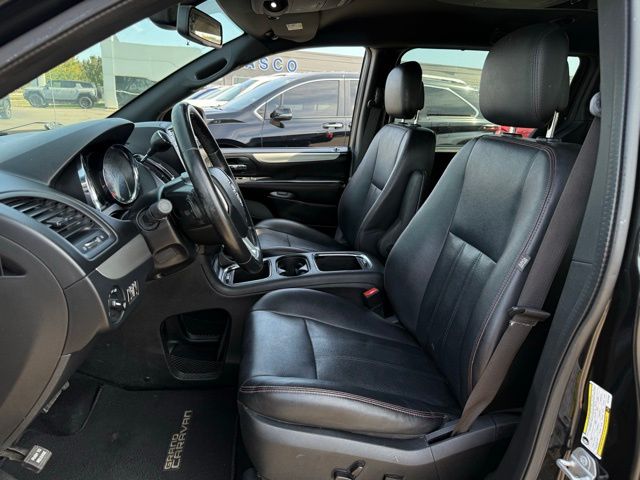 2019 Dodge Grand Caravan GT photo 2