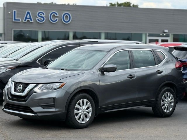 2019 Nissan Rogue S's photo