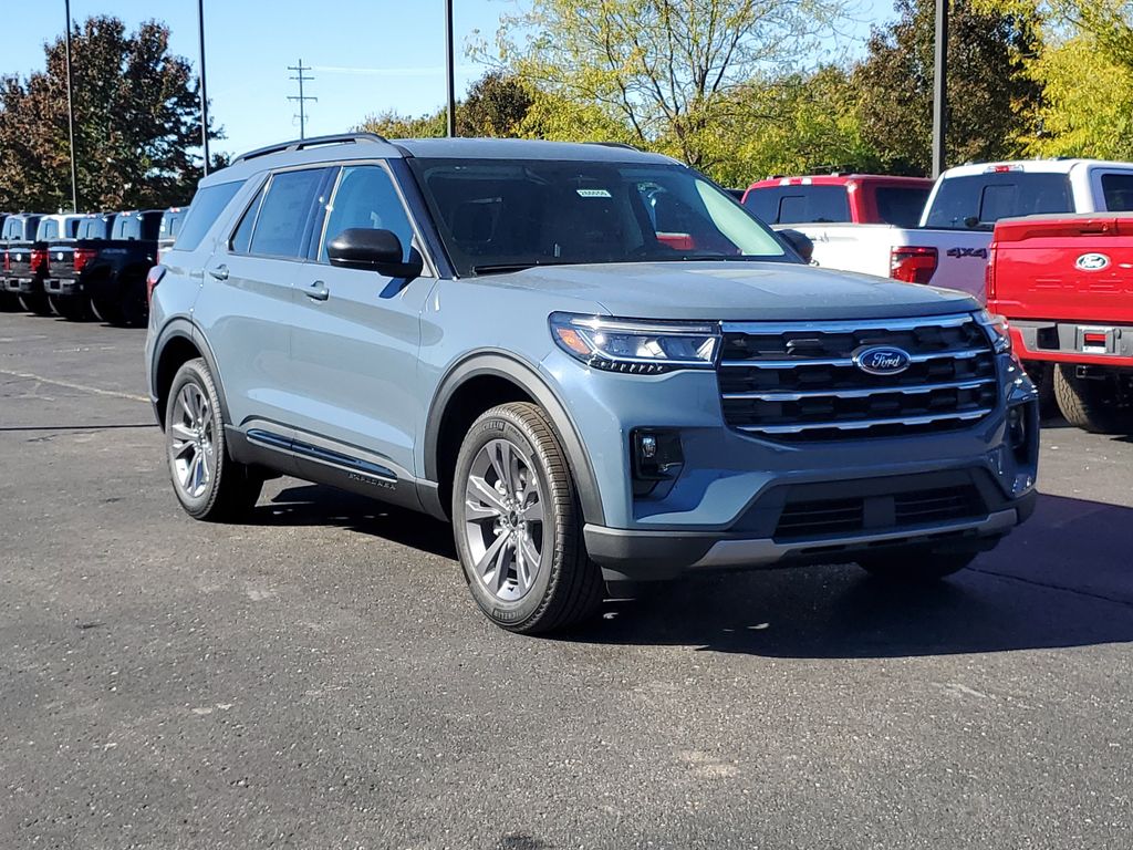 2026 Ford Explorer photo 2