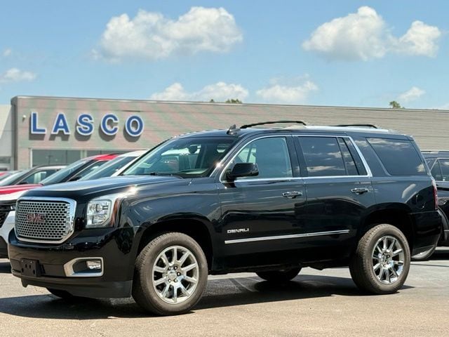 2016 GMC Yukon 4WD Denali's photo