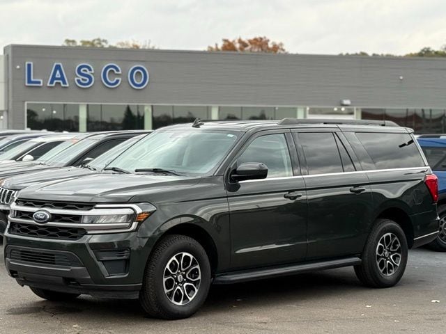 2022 Ford Expedition XLT's photo