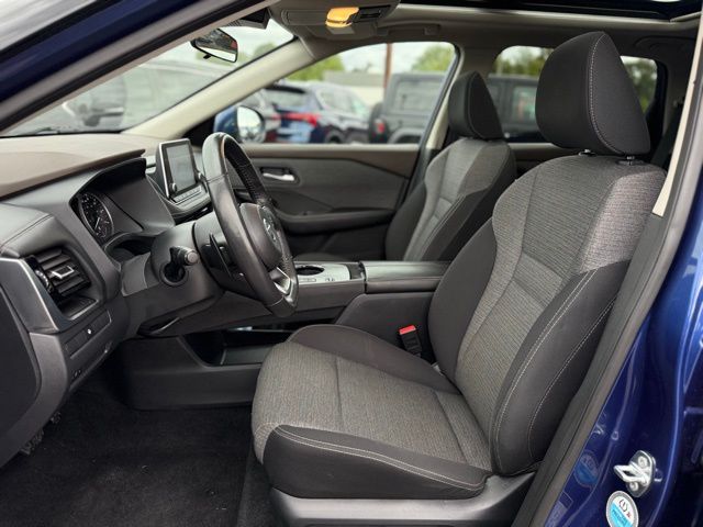 2021 Nissan Rogue SV photo 2
