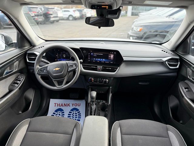 2024 Chevrolet Trailblazer LS photo 3