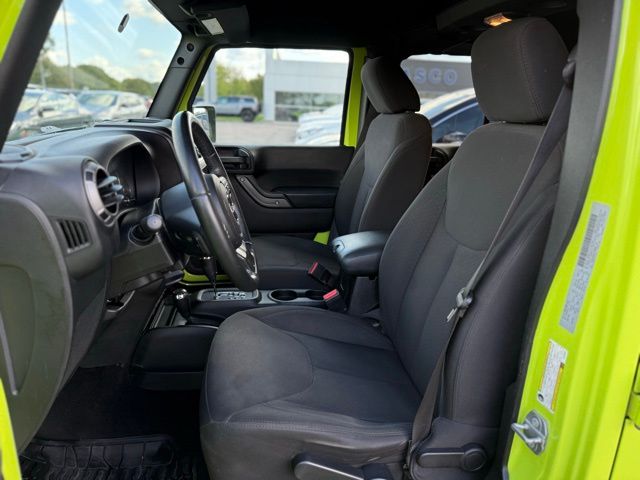 2017 Jeep Wrangler Unlimited Sport photo 2