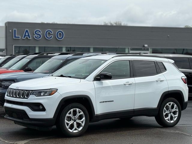 2025 Jeep Compass Latitude 4X4's photo