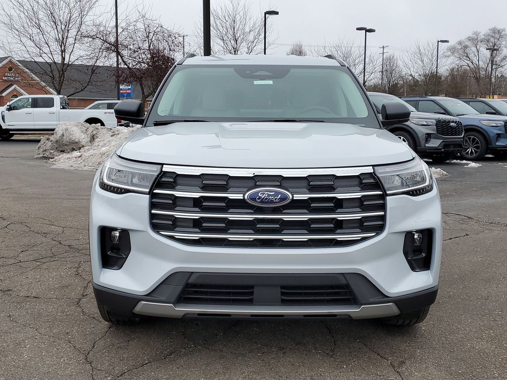2026 Ford Explorer Active - Photo 2