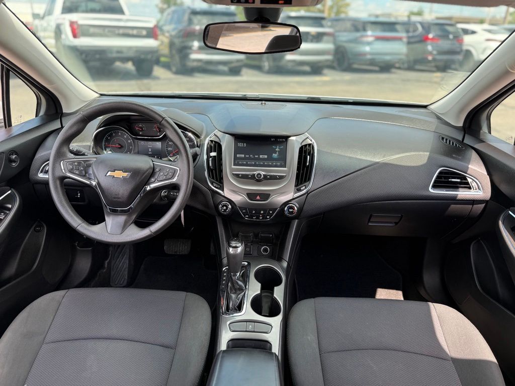 Used 2017 Chevrolet Cruze LT with VIN 1G1BE5SM5H7171698 for sale in Grand Blanc Township, MI