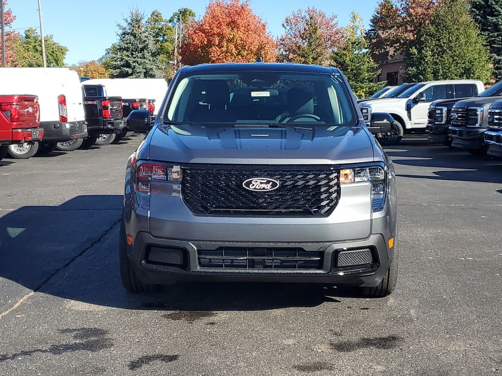 2025 Ford Maverick XLT photo 2