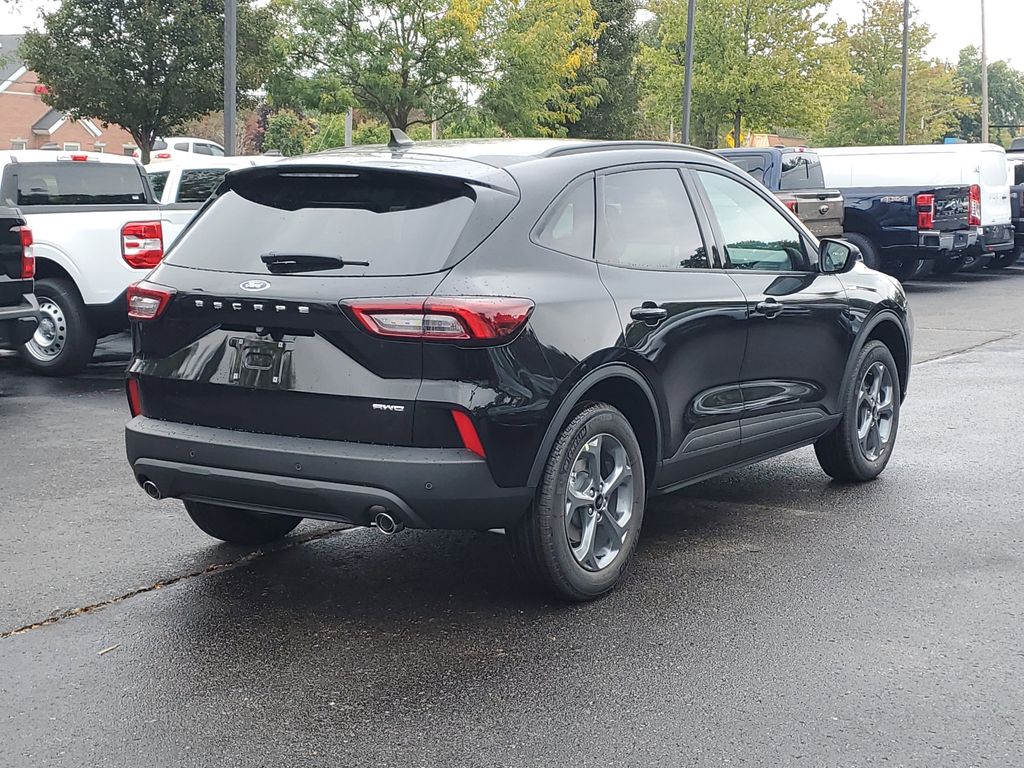 2025 Ford Escape ST-Line photo 4