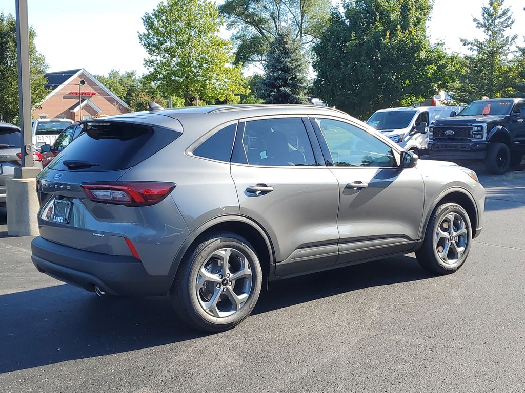 2025 Ford Escape ST-Line photo 3