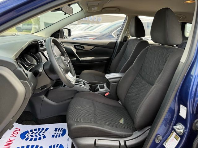 2021 Nissan Rogue Sport S photo 2
