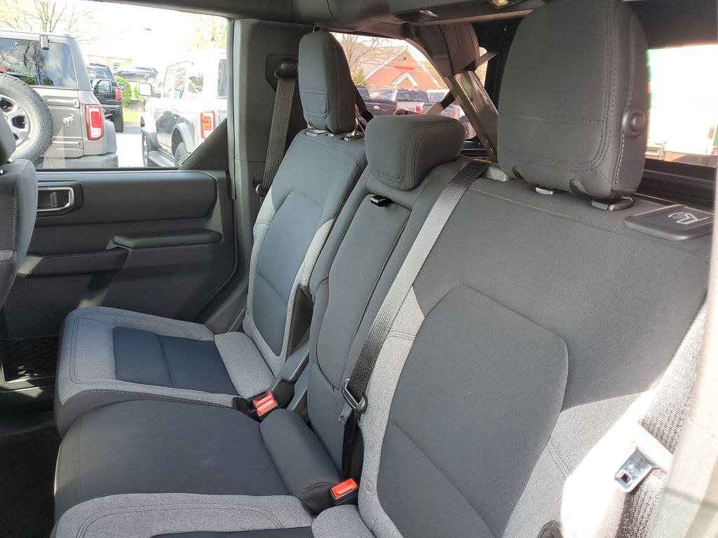 2025 Ford Bronco 4-Door Base - Photo 25