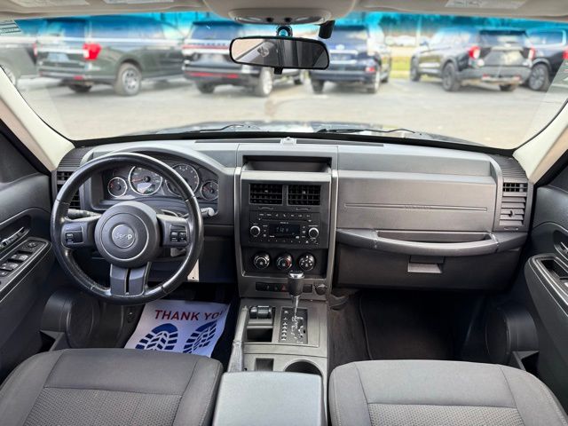 2011 Jeep Liberty Sport photo 3