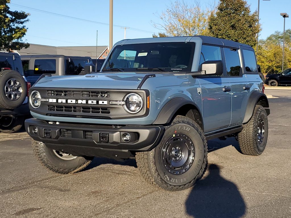 2025 Ford Bronco 4-Door Big Bend's photo