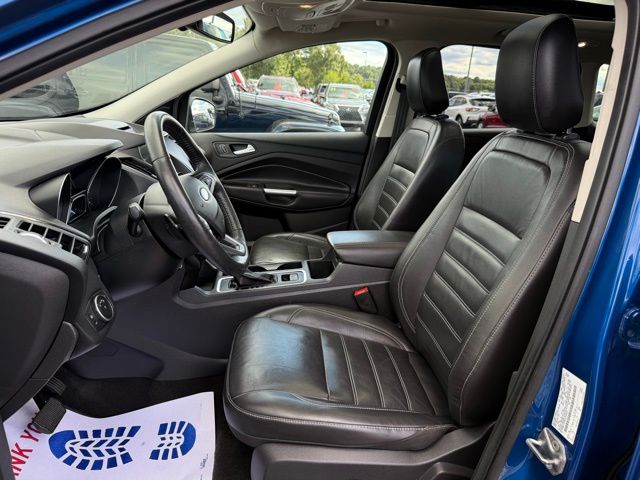 2018 Ford Escape Titanium photo 2