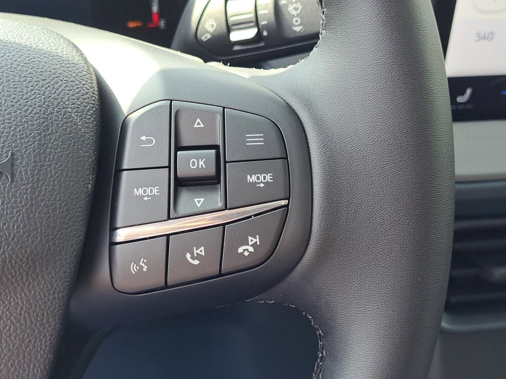 2025 Ford Maverick XLT - Photo 13
