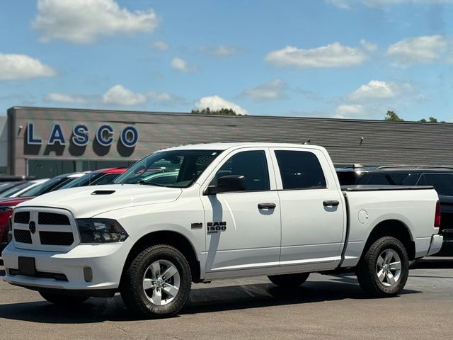 2019 RAM 1500 Classic Express Crew Cab 4x4 5'7's photo