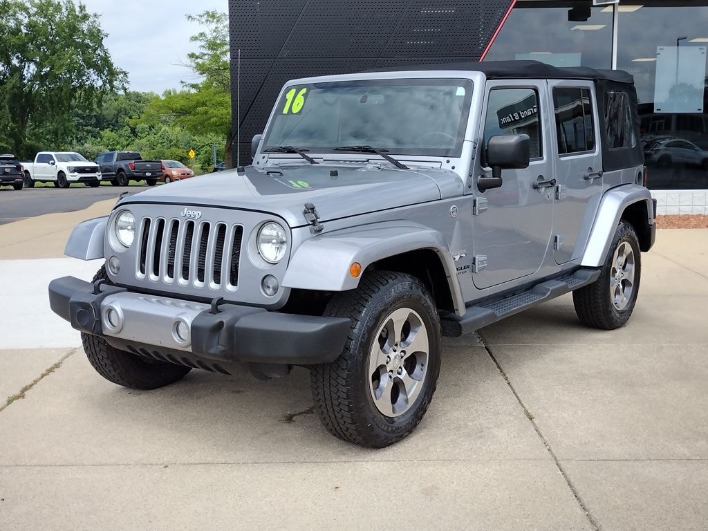 Used 2016 Jeep Wrangler Unlimited Unlimited Sahara SUV