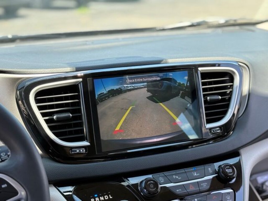 Certified 2023 Chrysler Pacifica Touring L Minivan/Van