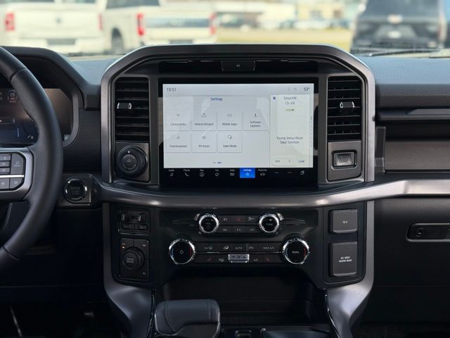 2025 Ford F-150 XLT - Photo 28