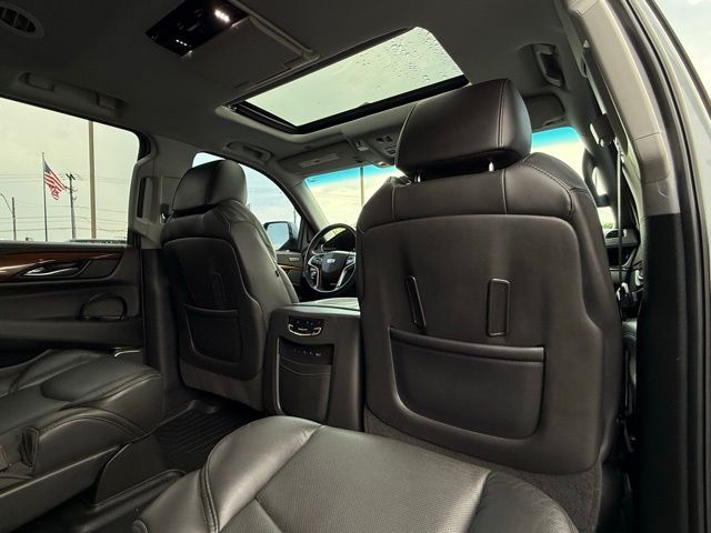2020 Cadillac Escalade Premium Luxury photo 3